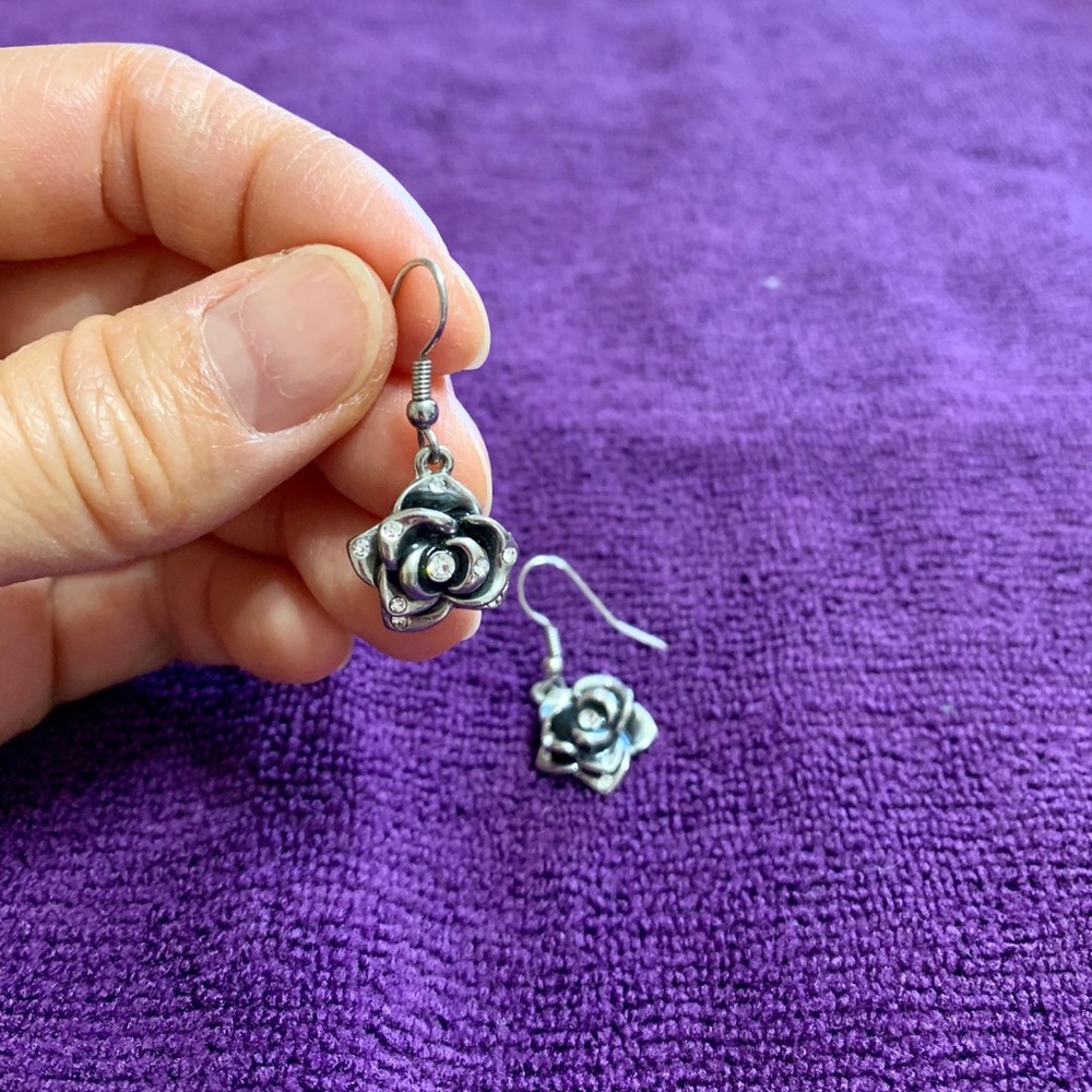 Very cute earrings 💕